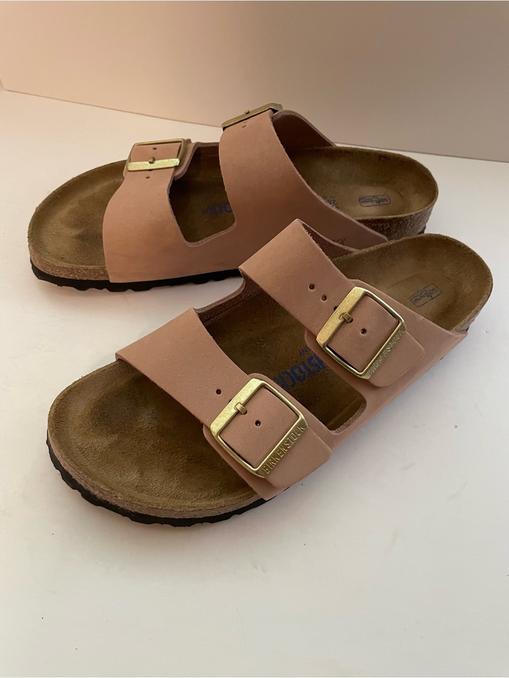 Birkenstock Arizona Sandal in Soft Pink with Gold Buckles, women’s size 40 - Picture 2 of 10